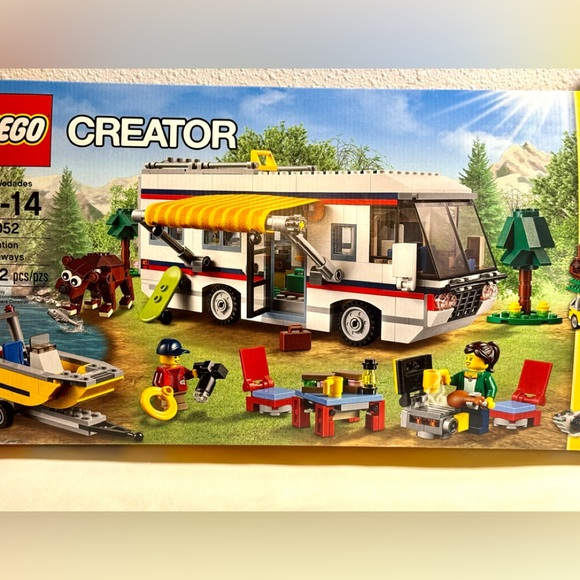 LEGO 31052 Creator Vacation Getaways. 3 in 1 — RV Boat house. retired set.